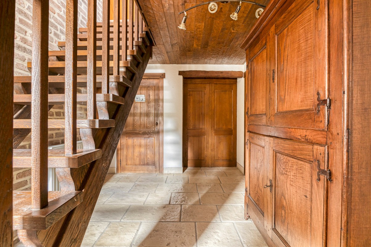 Zeer ruime landelijke woning met atelier en garages - foto 4