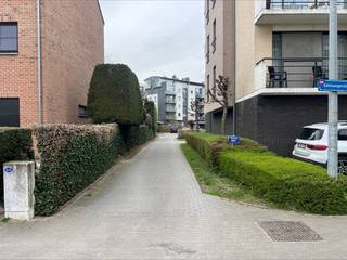 Op zoek naar een praktische carport? We hebben 9 carports beschikbaar in Kessel-Lo! <br /><br />Deze carports zijn gelegen aan de Kesseldallaan vlak bij de autostrade, en bieden een uitstekende locatie voor wie waarde hecht aan een snelle verbinding.<br /><br />✅ Duurzaam en onderhoudsvriendelijk<br />✅ Vlakbij verbindingswegen<br /><br />📍 Locatie: Kessel-Lo, Kesseldallaan<br />📞 Interesse? Contacteer ons gerust!