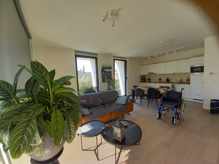 Prachtige assistentiewoning met een groot terras en zicht op de binnen tuin. - photo 4