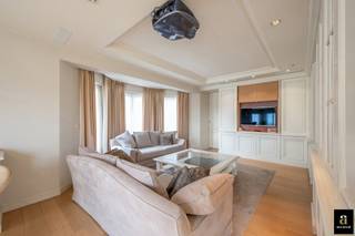 🏖 Appartement à louer idéalement situé au ZouteAppartement à louer situé à seulement quelques pas de l’Albertplein et de la mer, bénéficiant d’une...