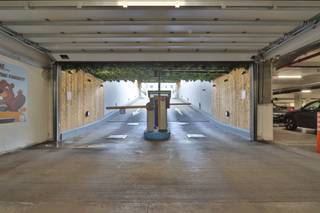 Deze autostaanplaats is gelegen in de ondergrondse garage van de Warande.De autostaanplaats is bereikbaar via de inrit t.h.v. Kasteeldreef 23 en is...