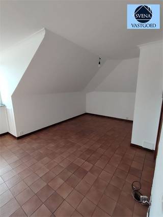 aPPARTEMENT DE 3 CHAMBRES AU REZ-DE-CHAUSSÉE Prix indicatif :189.000 euroTrès bonne situation à proximité du parc de vacances De Gavers et de la gare...