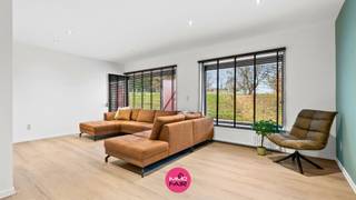 Gerenoveerde woning vlakbij Maastricht!Deze gezinswoning bevindt zich in Veldwezelt, een deelgemeente van Lanaken. Zowel scholen, kinderopvang en...