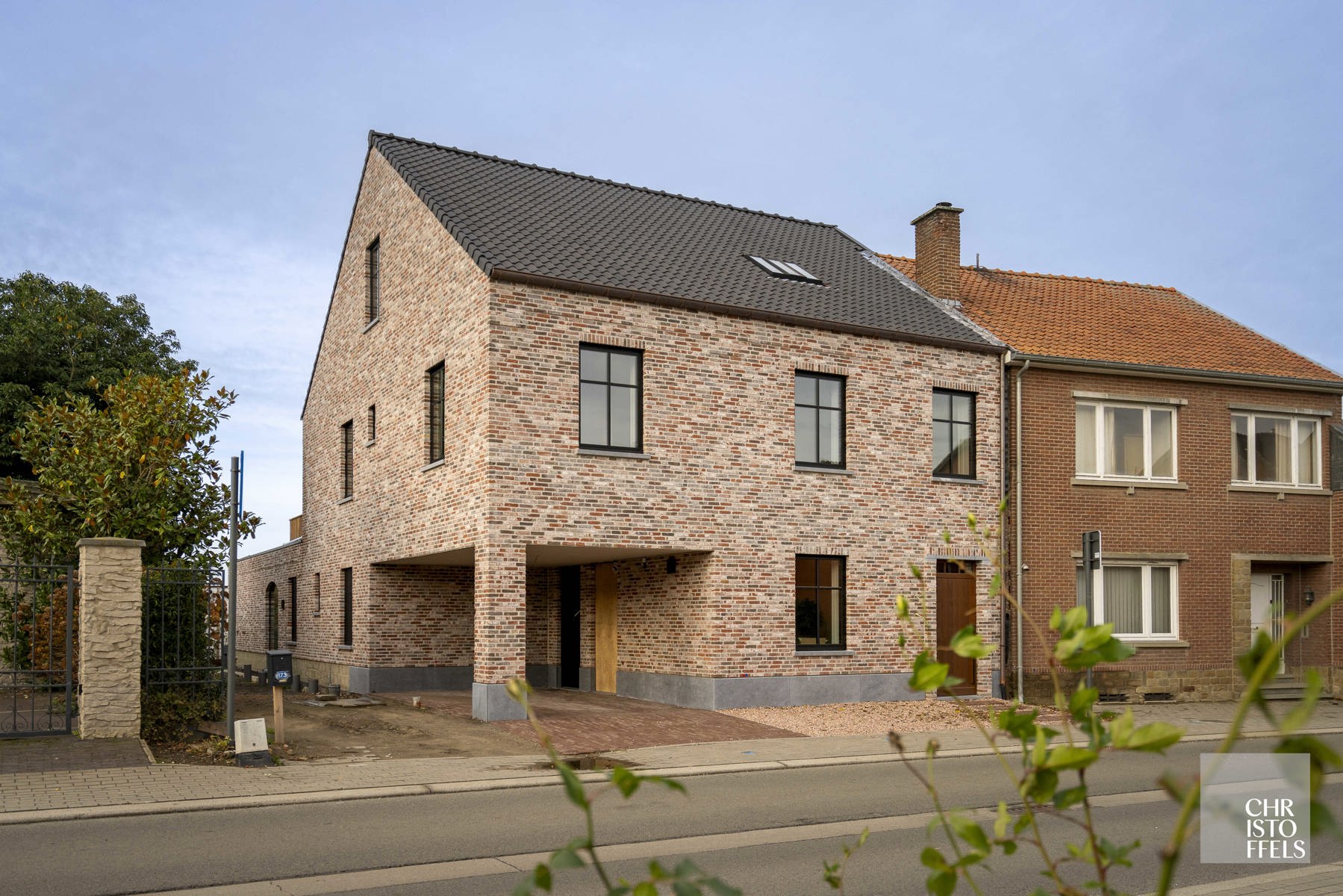 TE HUUR - Exclusieve en energiezuinige nieuwbouw met 3 slaapkamers én 3 badkamers te Bilzen-Hoeselt! - foto 1