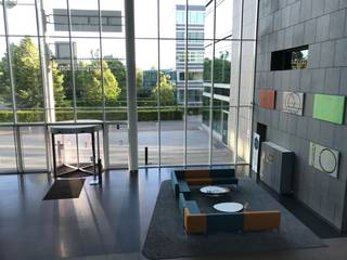 Uniek gelegen kantoorruimte van 844 m² met uitstekende visibiliteit te huur, deel uitmakend van het knappe kantorencomplex "Bourget".De kantoren...