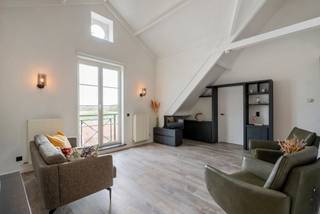 Huurprijs 1.100 EUR per maand+ 50 EUR per maand voor de ondergrondse autostaanplaats en berging+ 100 EUR per maand gemeenschappelijke kostenKosten...