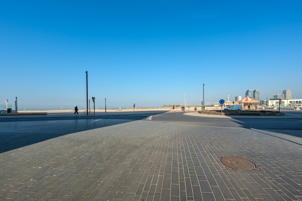 Spacious 3-bedroom apartment near the beach in Ostend - photo 5