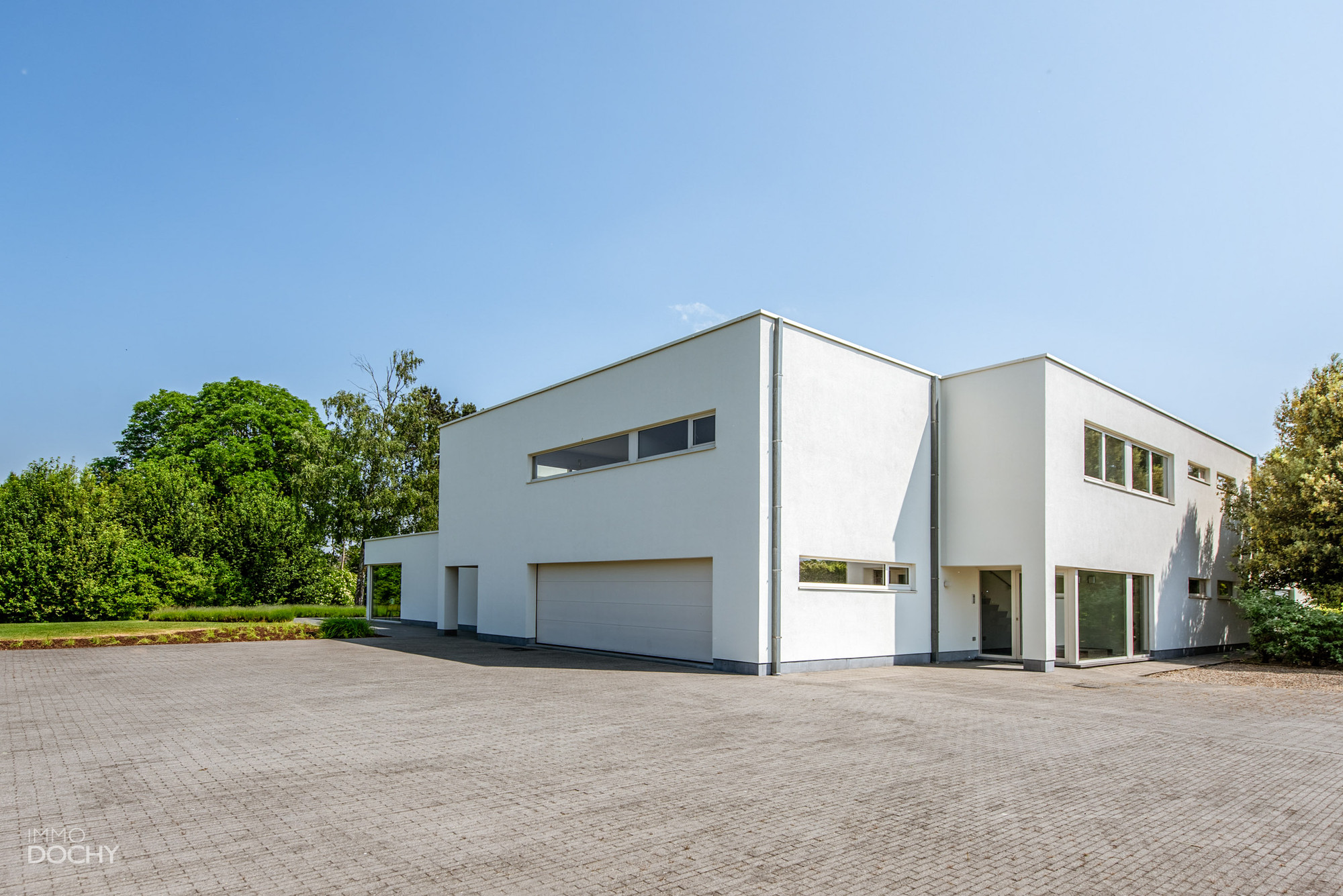 Centraal gelegen moderne ruime villa met appartement of burelen op ca. 5.664m² - foto 5