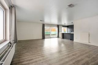 Op een vlot bereikbare ligging naast de Hanuitsesteenweg 171 in Landen, een regio die het beste van twee werelden combineert: landelijke rust én...