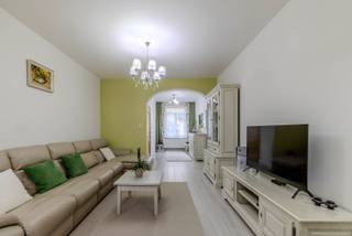 Instapklare gezinswoning met 2 slaapkamers en tuin - toplocatie.Instapklare en moderne gezinswoning in het stadscentrum. Deze uitstekend onderhouden...