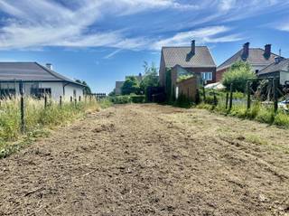 <p><span>Grond 680m² voor HOB in Horebeke.</span></p><p><span> </span></p><p><span>Voor meer info en/of afspraak bel Eefje van Immo D'hondt 0498 88 88 89.</span></p>