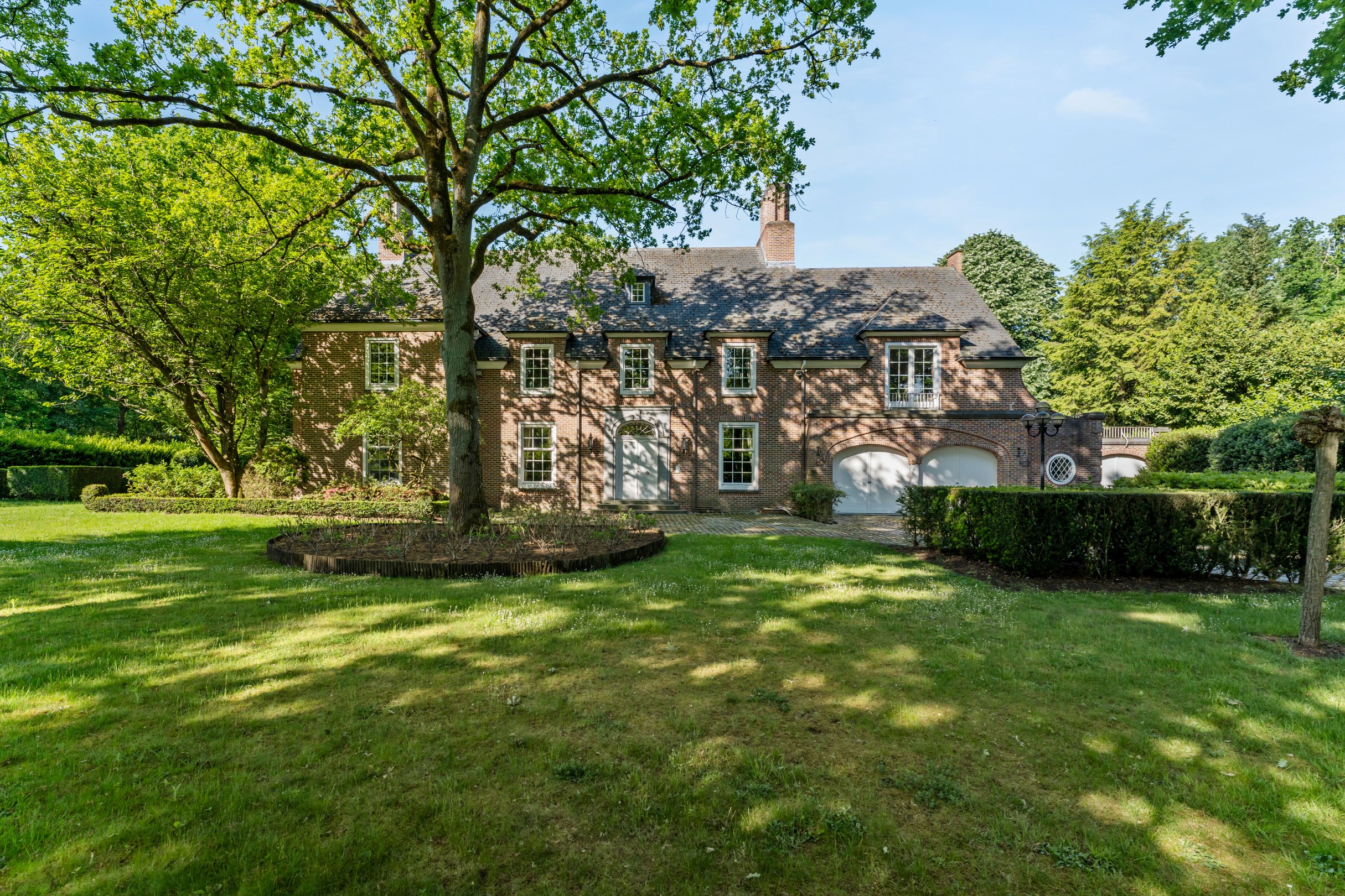 Villa Laporta architecturale avec 5 chambres, 3 salles de bains sur 5.233m². - photo 1