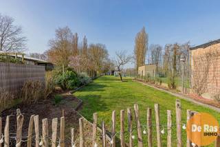 HELDERGEM - Gezellige woning met tuin, weide en stallenEERSTE BEZOEKDAG ZATERDAG 28 MAART VAN 09u TOT 13u (ENKEL OP AFSPRAAK !)Deze halfopen woning,...
