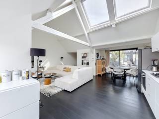 'Eilandje - Cadixwijk': Penthouse appartement met terrassen, g<span>elegen in de trendy 'oude' cadixwijk</span> met prachtig zichten op het Shengenplein en het Kattendijkdok.<span> Tal van hippe en trendy restaurants, de gezellige jachthaven en het openbaar vervoer bevinden zich nabij. </span><br /><br /><strong>Indeling:</strong> Via de lift komt u rechtstreeks in de inkomhal met apart toilet, en ruime berging voor aansluiting wasmachine en droogkast, keuken voorzien van inbouwapparatuur, zonnige leefruimte waar u toegang heeft tot een eerste terras met zicht op het groene Shengenplein en het Kattendijkdok, nachthal naar slaapkamers en mezzanine, riante hoofdslaapkamer, 2de slaapkamer, luxeuze badkamer met dubbele lavabo, inloopdouche, en toilet. Mezzanine te gebruiken als buroruimte of 3de slaapkamer. Terras aan de achterkant met unieke zichten.<br /><br /><strong>Bijzonderheden:</strong>
<ul>
	<li><span>Alg. kosten: € 135,-/maand.</span></li>
	<li><span>Nutsvoorzieningen individueel.</span></li>
	<li>Beschikbaar vanaf 1 oktober</li>
</ul>