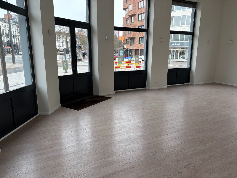 Commercial à louer à Anvers - photo 3
