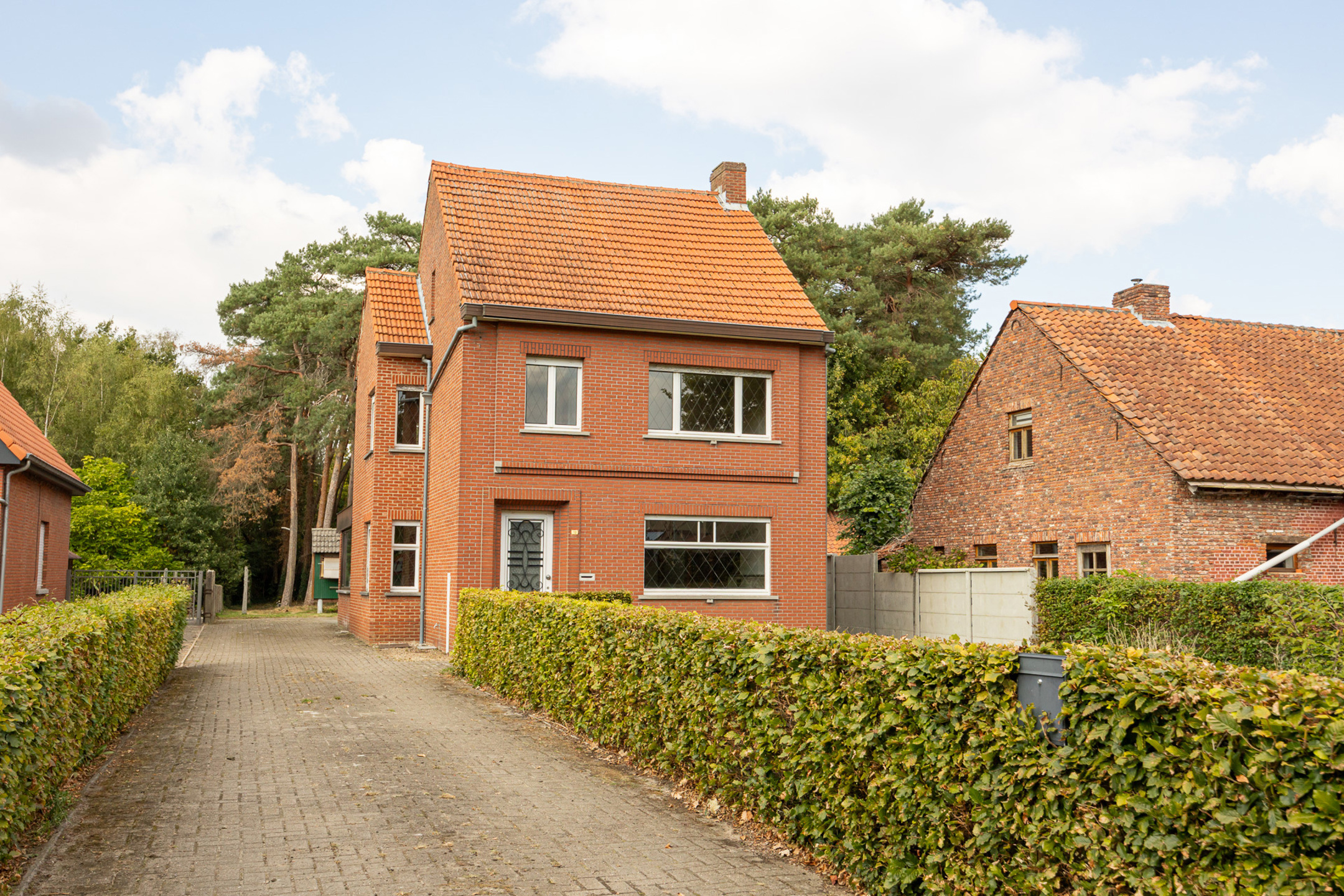 Te renoveren vrijstaande woning met 4 slpk in Langdorp - foto 1