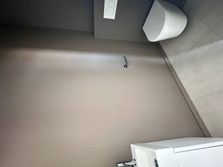 <p>Prachtige nieuwbouwwoning te huur 3 slpks in Hechtel-Eksel:</p><p><br /></p><p>- Indeling: voortuin, inkomhal, apart toilet, woonkamer met open keuken, berging/wasplaats, terras met tuin, tuinberging, tuinhuis, carport, nachthal, slaapkamer 1, slaapkamer 2, badkamer, apart toilet, slaapkamer 3</p><p>- Luxe afwerking</p><p>- Carport en tuinhuis</p><p>Zeer energiezuinig EPC: A</p><p>- Vloerverwarming, warmtepomp, ventilatiesysteem</p><p>- Centrale ligging in Hechtel-Eksel</p><p>- Keuken volledig uitgerust met Whirlpooltoestellen</p><p>- Gemeenschappelijke kosten inbegrepen in huurprijs</p><p>- Beschikbaar vanaf 15/07/2026</p><p>Interesse? laura@eratournier.be</p>