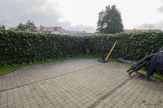 Appartement de 115 m² au rez-de-chaussée avec 2 chambres et 2 terrasses.  ...