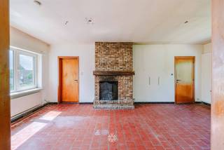 GENTBRUGGE - Nice condo to renovate with 2 bedrooms! The main assets in a nutshell: * Close to Gentbrugse Meersen, Ghent center and public...