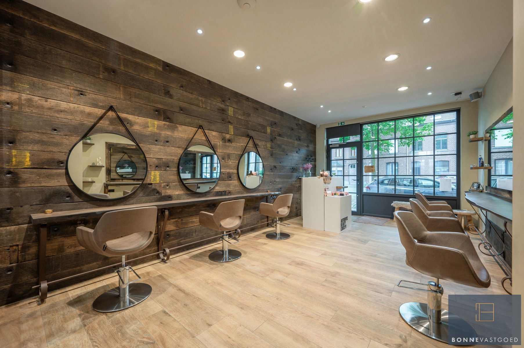 Multifunctioneel, gerenoveerd pand op zichtbare locatie - foto 4