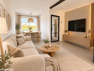 Gerenoveerde woning met 2 kamers, zeer rustig gelegen! Indeling gelijkvloers: inkomhal, woonkamer en open keuken. Op de 1ste verdieping: nachthal, 1 ruime slaapkamer, apart toilet en badkamer met douche en badkamermeubel met 1 lavabo. Op de zolderverdieping: 1 grote slaapkamer. Gezellige tuin met terras en tuinberging - zuidoost georiënteerd. Gerenoveerd - EPC label C. Zeer rustig gelegen met prachtige verzichten over velden. Op wandelafstand van openbaar vervoer, winkels, scholen en restaurants.