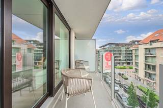 Spacieux studio prêt à emménager avec terrasse ensoleillée à vendre à Nieuwpoort-Bad, au quatrième étage de la Résidence Thalassa,...