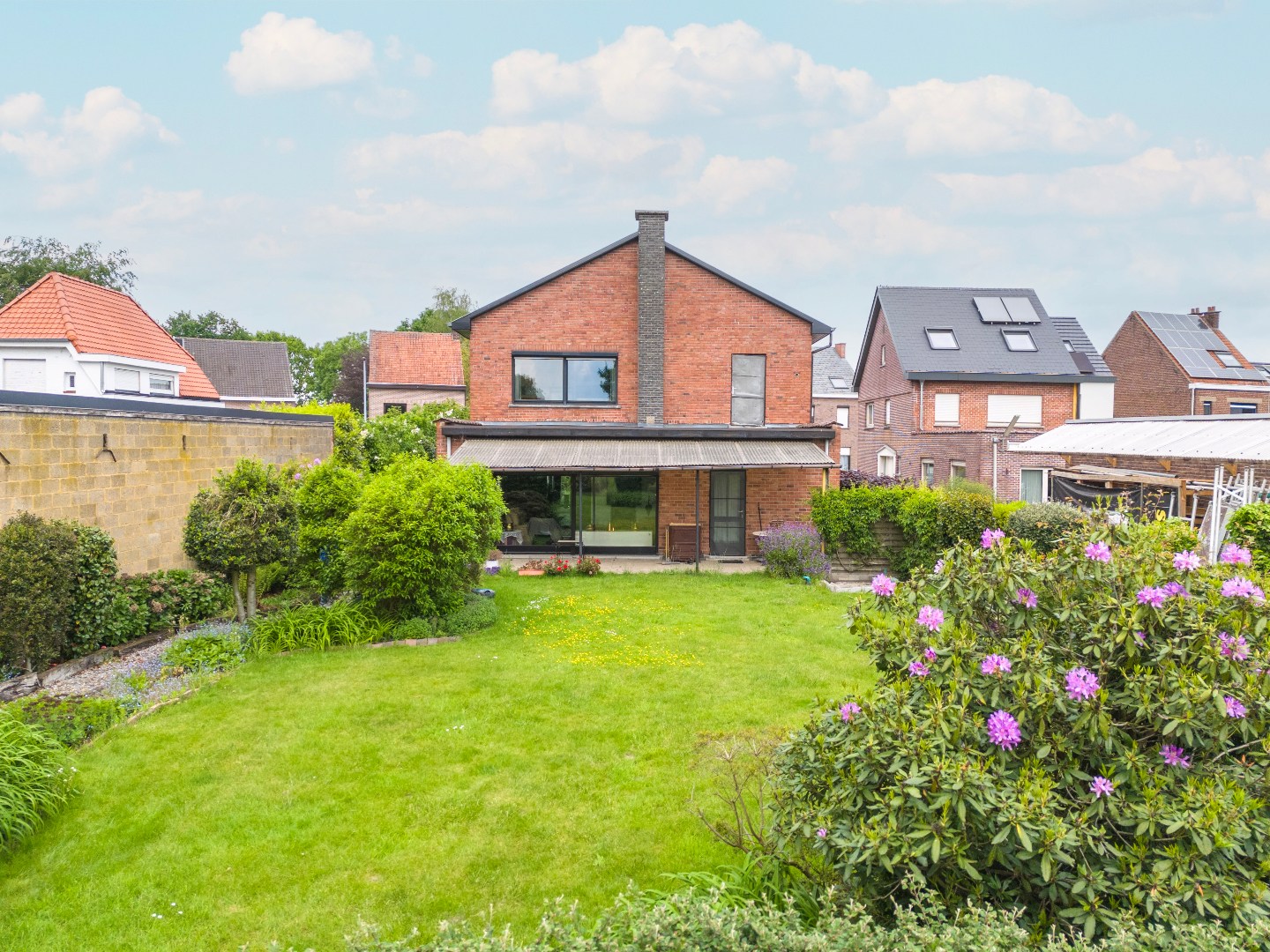 Stevige en ruime OB op gunstige locatie te Erembodegem - foto 4