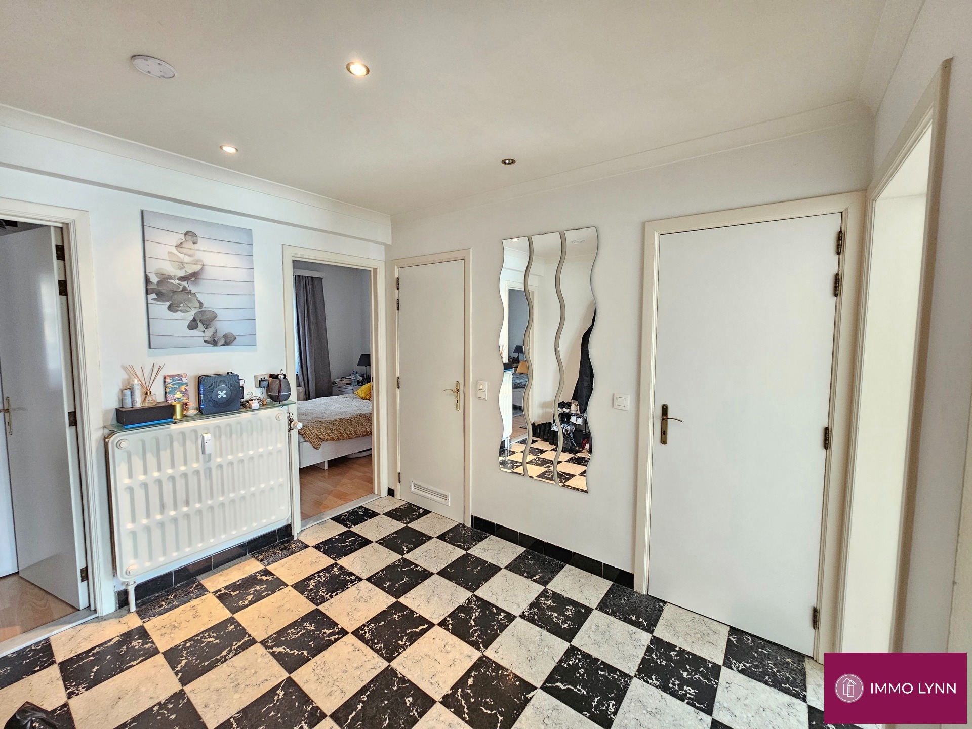 Gerenoveerd appartement met 2 kamers vlak bij NAVO! - foto 2
