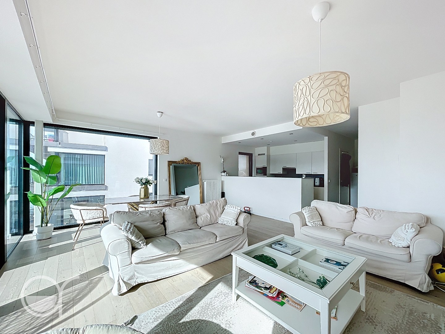 Lichtrijk 2-slaapkamerappartement met terras, kelderberging en autostaanplaats - foto 5