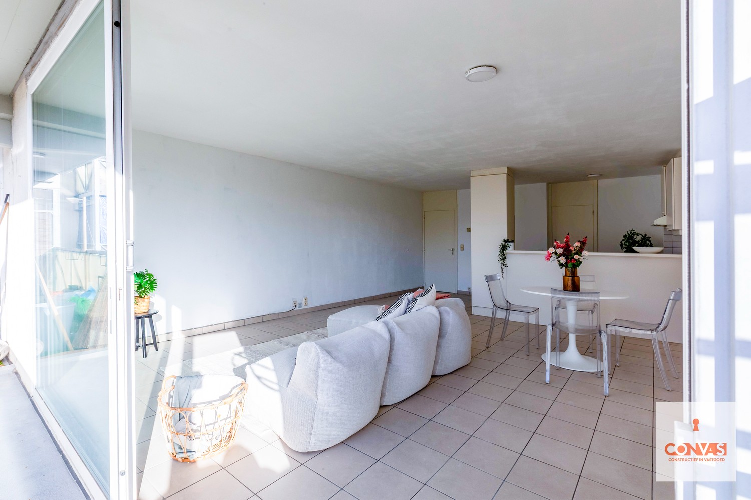 Lichtrijk appartement met terras en garagebox - photo 5