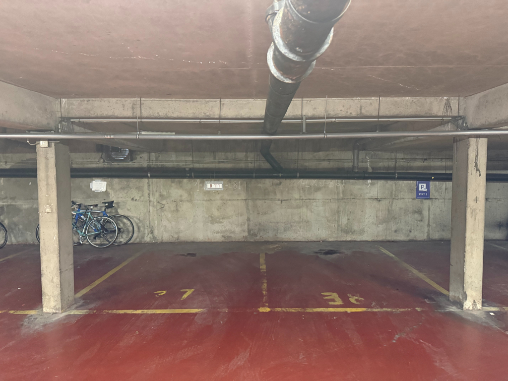 Ondergrondse staanplaats in de Kortrijksepoortstraat in het centrum van Gent - foto 2