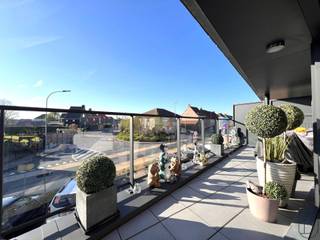 RECENT groot APPARTEMENT met 2 SLK, TERRAS, goedgelegen op wandelafstand van de Leie. PERFECT onderhouden, goed verhuurd aan correcte...