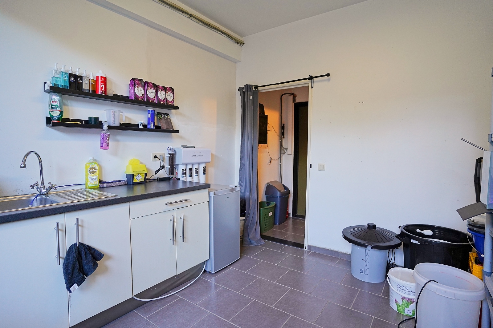 Uitstekend gelegen handelspand in het centrum van Kruibeke - foto 3