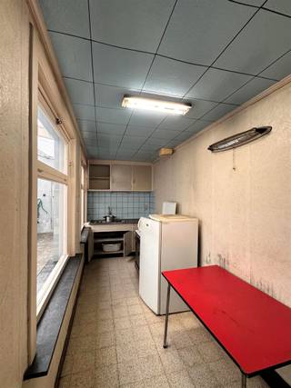 Renovatiewoning met potentieel op 328 m² nabij centrum ZwevegemBent u op zoek naar een woning met potentieel die u volledig naar eigen smaak kan...