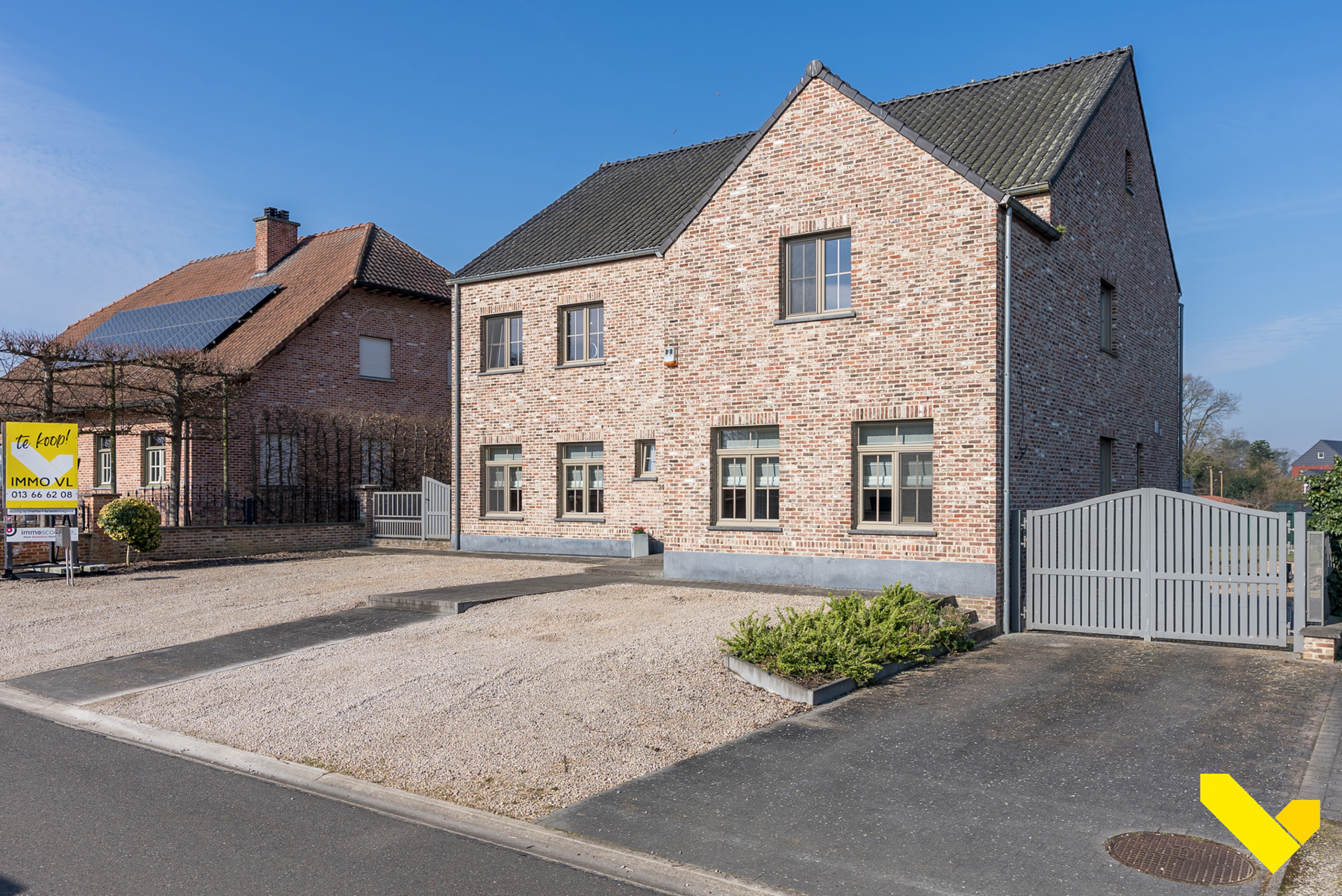 Ruime woning met grote tuin en achterliggende landbouwgrond - foto 2