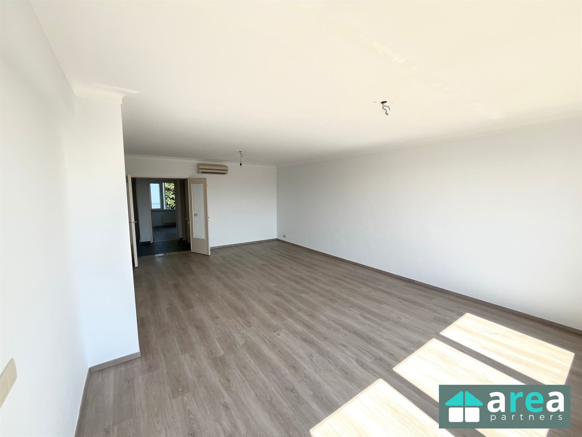 Apartment for rent in Borgerhout with 2 bedrooms - photo 2