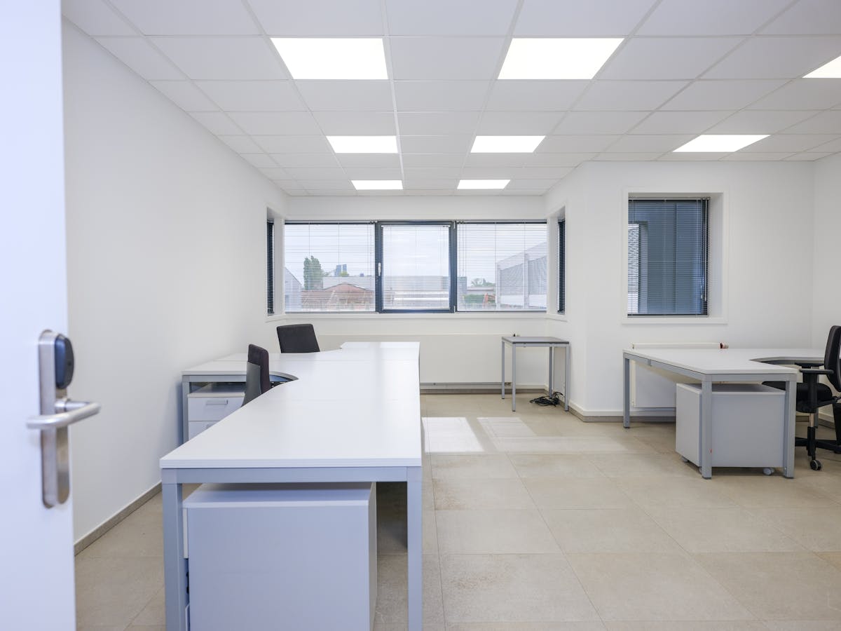 Instapklaar kantoor van ca. 122,86m² in 3koningen Torhout - foto 5