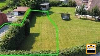 Landelijk gelegen bouwgrond bouwgrond op perceel van 2a 77ca, geschiktvoor een halfopen bebouwing (LOT 1) Deze bouwgrond met landelijke ligging, is...