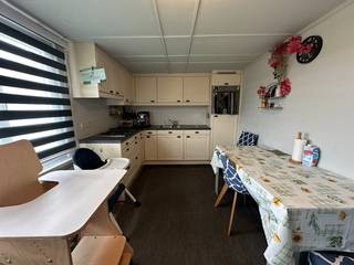 BEZOEKMOMENT VOLZET!Landelijk gelegen woning met ruime aangelegde tuin en terras.INDELING:Het GELIJKVLOERS omvat: de inkomhal, een lichtrijke...