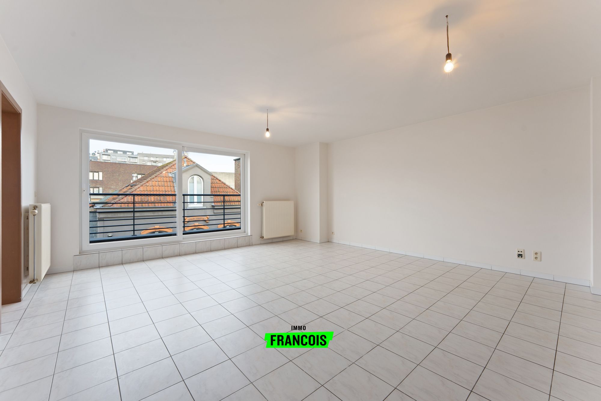 Ruim appartement met zonneterras gelegen in het centrum, op wandelafstand van zee te Blankenberge - foto 3