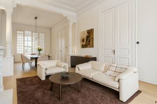 Deze prachtige directeurswoning op een perceel van 510m² in het centrum van Turnhout heeft een eclectische bouwstijl en biedt een unieke mix...