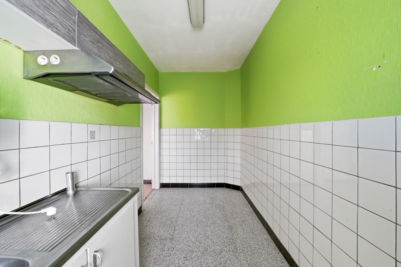 Te renoveren gelijkvloers appartement met 2 slaapkamers in Oostende - foto 5
