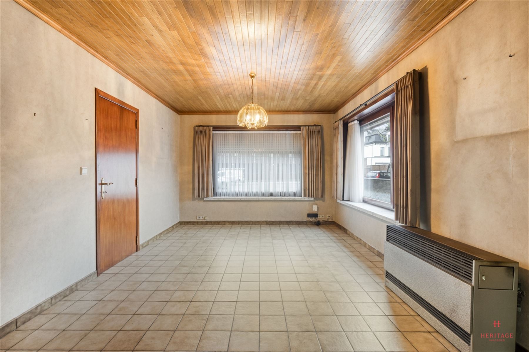 Te renoveren woning met potentieel op centrale ligging in Deinze - foto 4