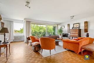 Licht en royaal 4-slaapkamerappartement (173 m²) met twee terrassen op de bruisende Fruithoflaan in BerchemGelegen op de zesde verdieping van een...