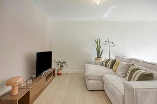 Looking for real estate in Essen? Be sure to read on.<br /><br />1st floor:<br />- Entrance hall on laminate flooring with built-in cloakroom cupboards<br />- Living room (approx. 24m²) on laminate flooring with front balcony <br />- New kitchen (approx. 10m²), equipped with an induction stove with integrated extraction system, sink, dishwasher, combi oven, refrigerator, freezer and plenty of storage cupboards<br />- 2 bedrooms (approx. 15-10m²) <br />- New bathroom (approx. 6m²), furnished with a walk-in shower, sink with matching furniture. There is also a connection for washing and drying machines<br />- Separate toilet with hand washer <br />- Terrace (approx. 24m²) <br />- Front balcony<br /><br />Miscellaneous:<br />- Complete renovation in 2026 (floors, bathroom, kitchen, toilet,...)<br />- Rear garage box (approx. 16m²)<br />- Communal bicycle shed<br />- Natural gas central heating<br />- No common costs! <br />- Compliant electrical report <br />- Centrally located in Essen <br /><br />Register of measures: no