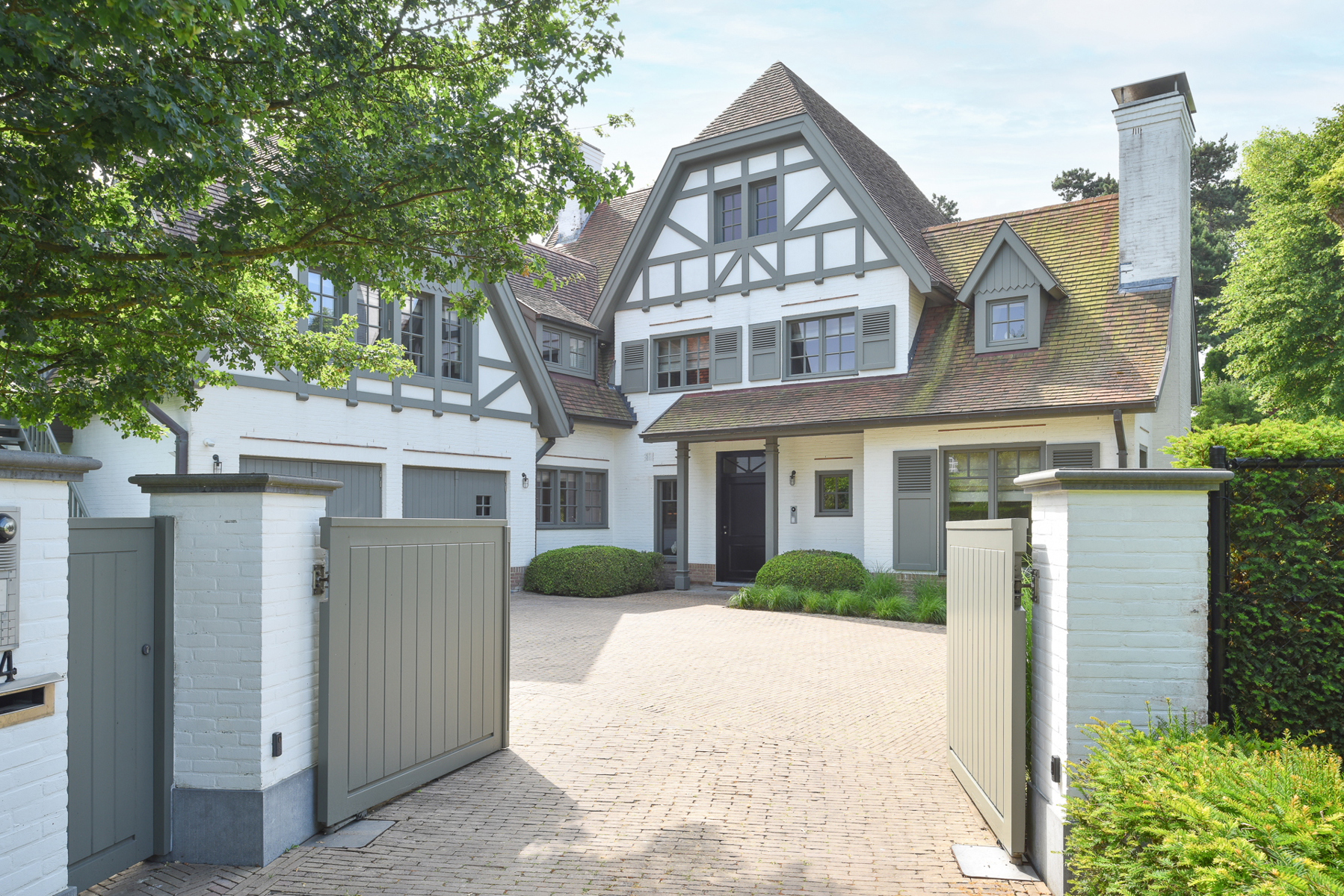 House for sale in Knokke-Heist with 5 bedrooms - photo 1