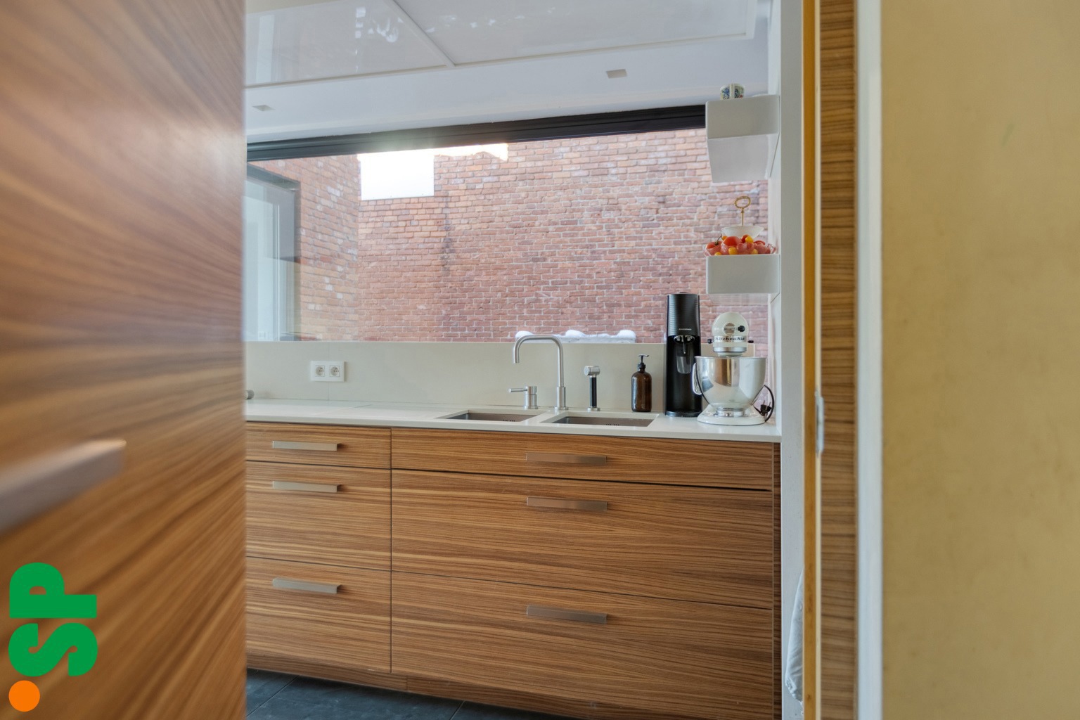 Zeer ruime woning met vijf slaapkamers. - foto 3