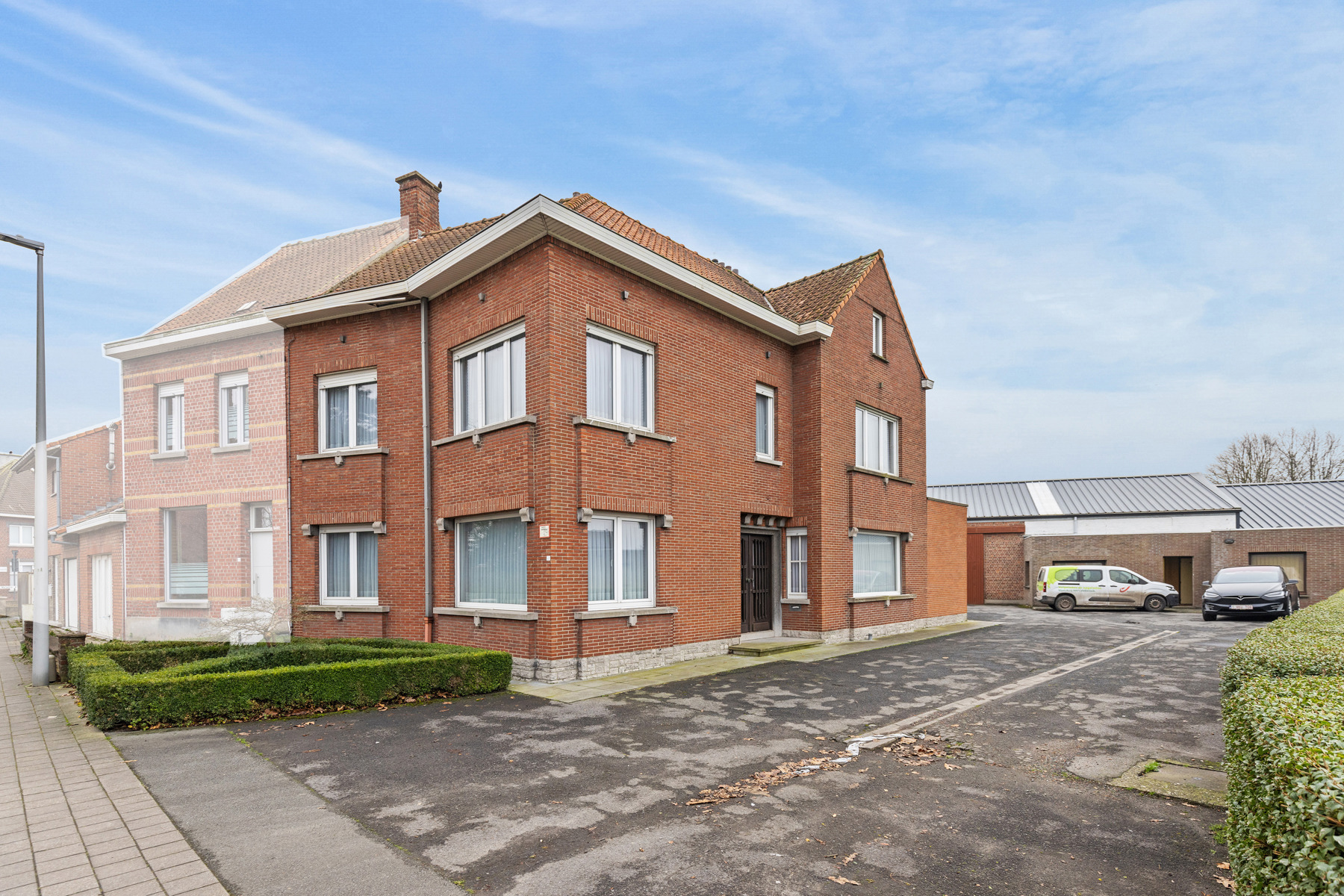 Bedrijfsgebouwen met woonst en gronden op 5.975 m² - foto 3