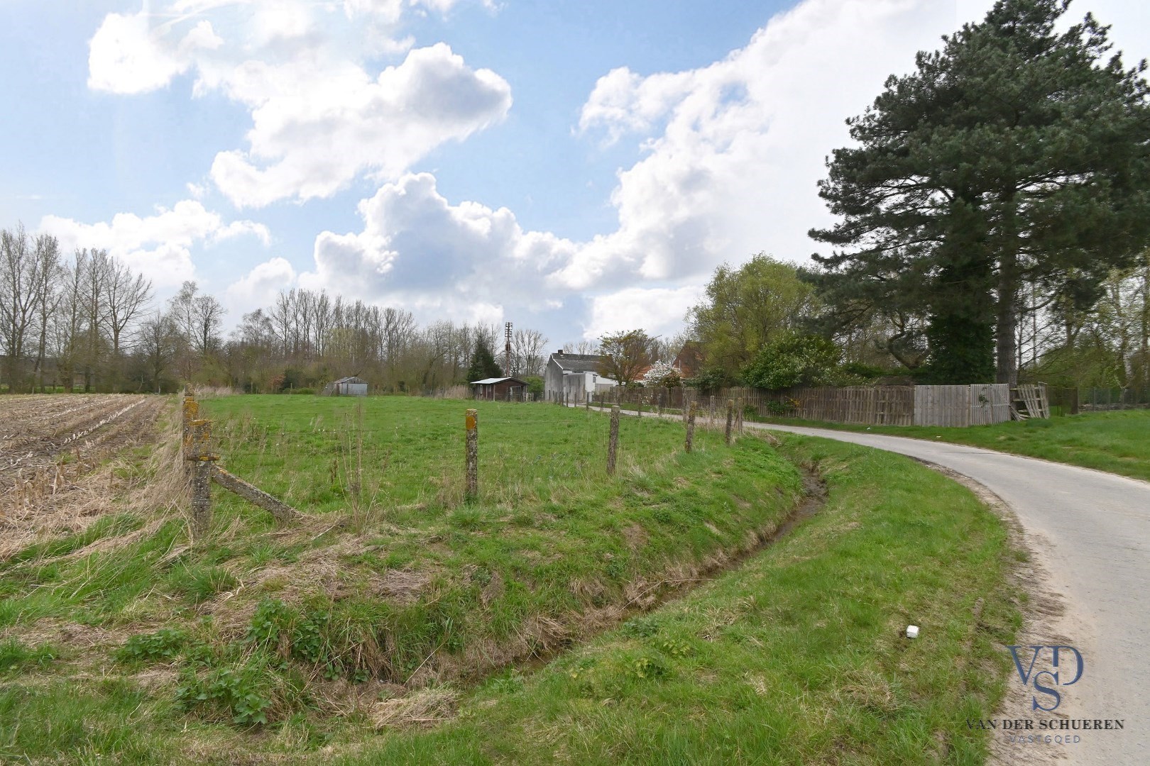 Woning met belendend perceel weiland - foto 3