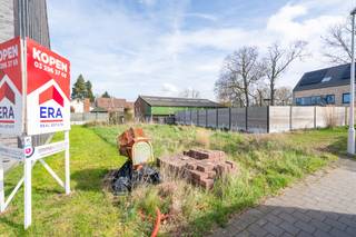 Te koop: bouwgrond voor halfopen bebouwing in de Callamerenstraat, Beveren, gelegen in een rustige woonkern met vlotte verbinding naar...